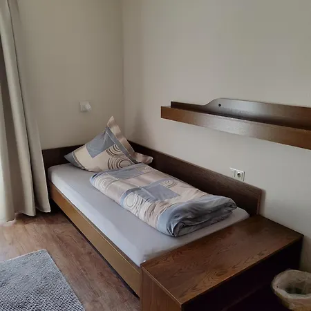 Mast בית הארחה