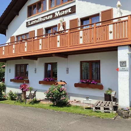 Mast בית הארחה