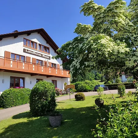 兰德豪斯马斯特酒店 招待所 3*